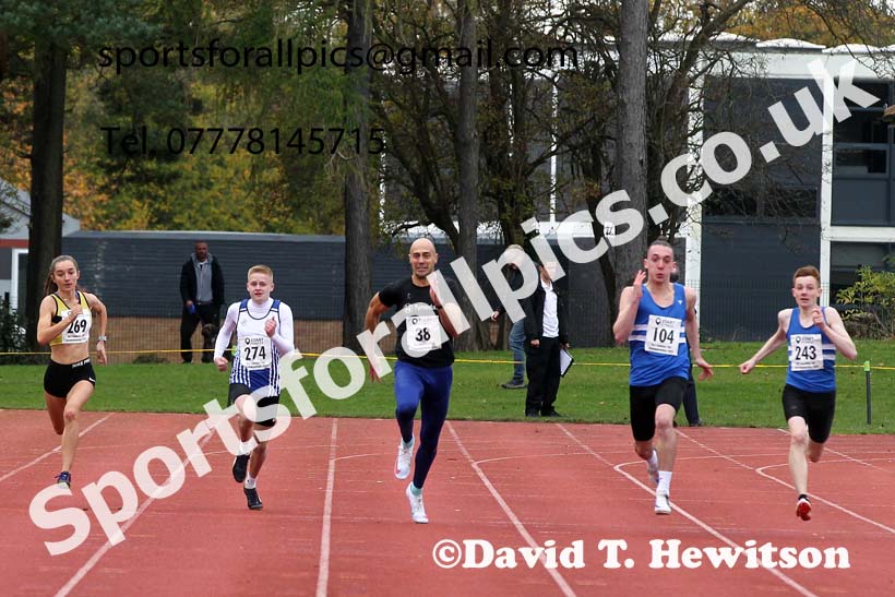 200 metres, NECAA Open Meeting, Morpeth, Sunday, October 18th. David T. Hewitson/Sports for All Pics